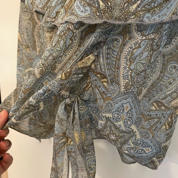 Super fun and flowy strapless top. - Picture 3 of 4